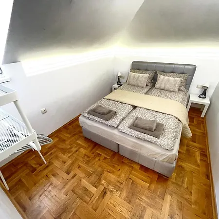 Apartman 'shell' Flat In The Center