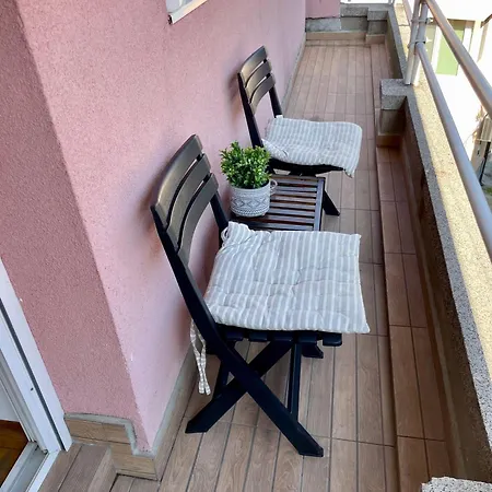 'shell' Flat In The Center Burgaz