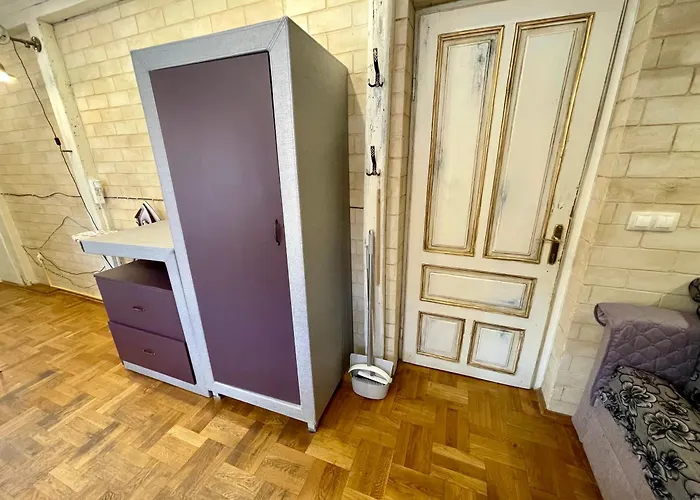 'shell' Flat In The Center